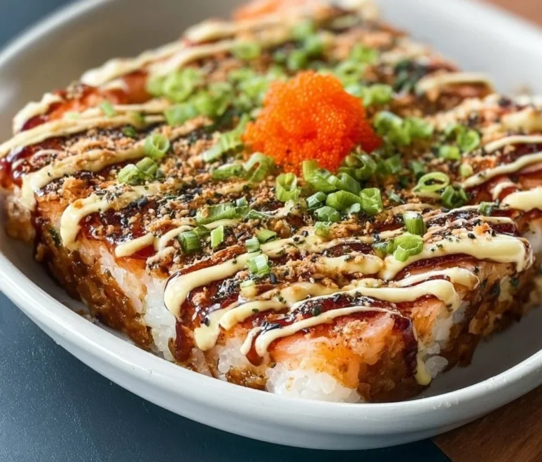 Gratin de sushi appétissant préparé avec des ingrédients frais et savoureux