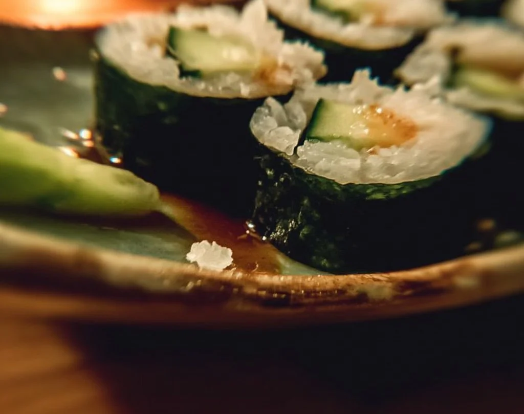 Rouleaux de sushi au concombre faciles et frais