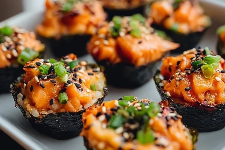 Sushi au saumon cuit au four avec des tranches croustillantes